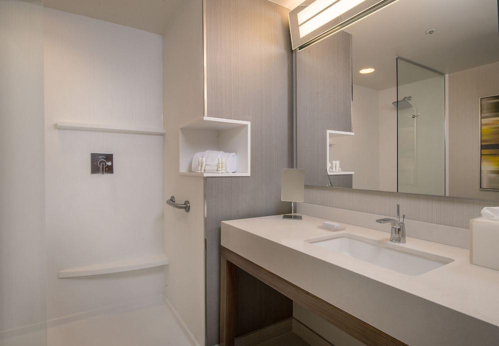 Courtyard By Marriott Charlotte Northlake Екстер'єр фото
